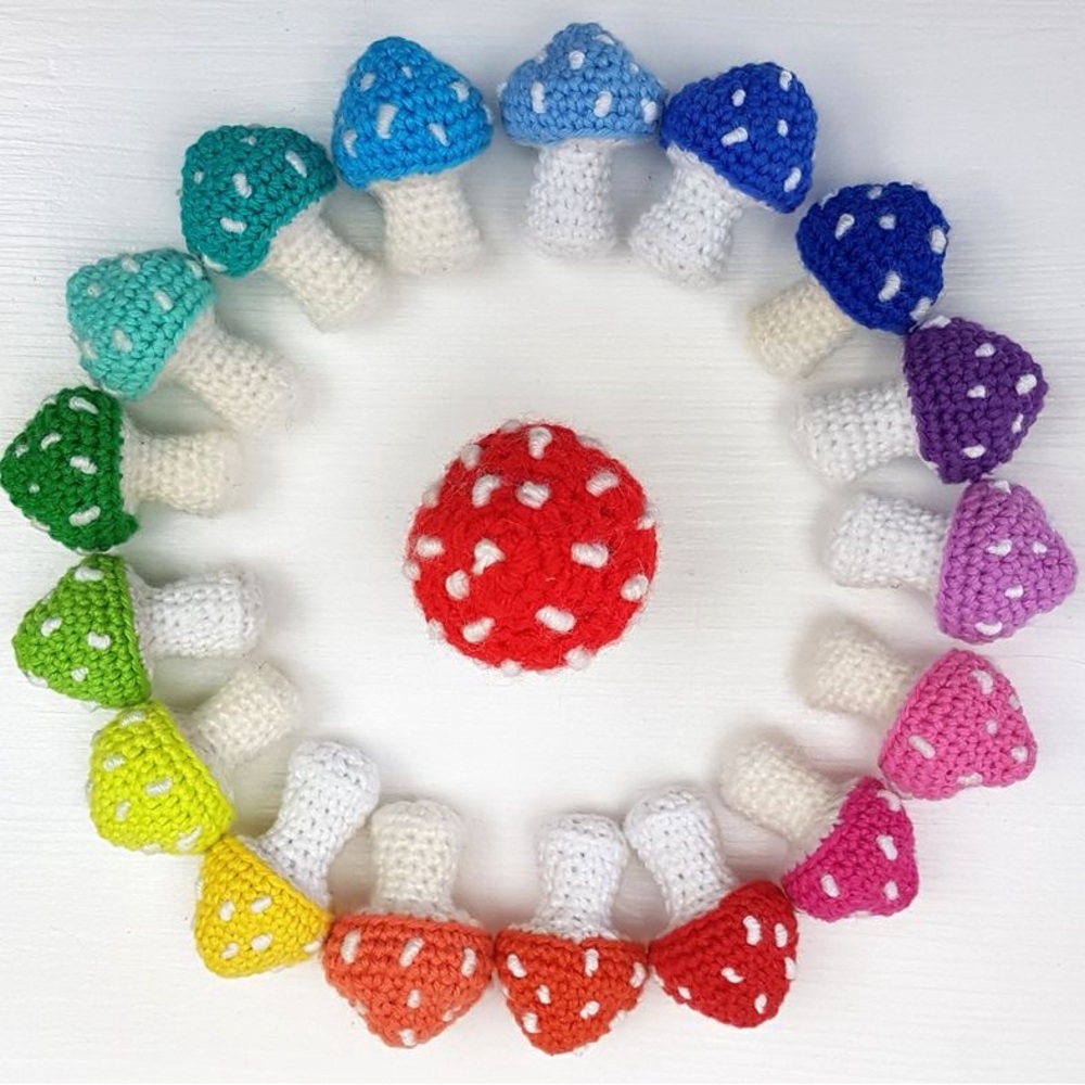 (Bundle of 8) Crochet Mushroom Keychains